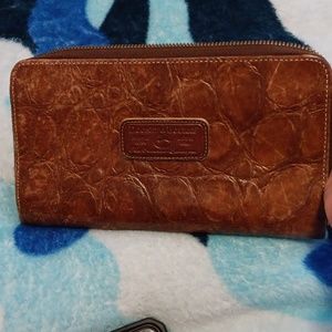 Dooney and Bourke wallet